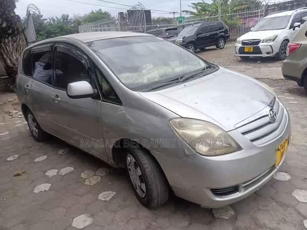 Toyota Corolla Spacio 2004 Silver