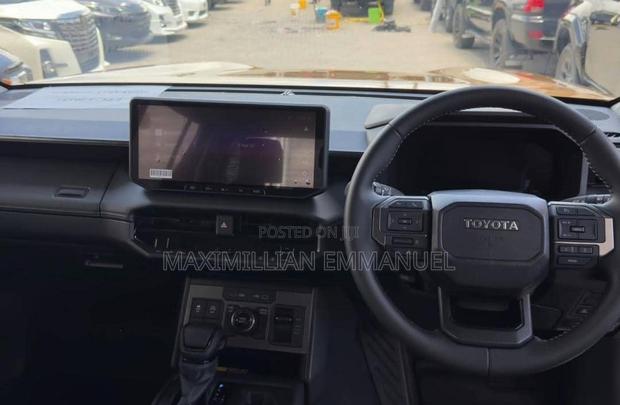 New Toyota Hilux 2026 Orange