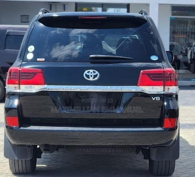 Toyota Land Cruiser 2016 Black