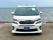 Toyota Vellfire 2011 White for sale