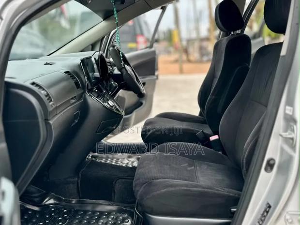 Toyota Wish 2006 Silver