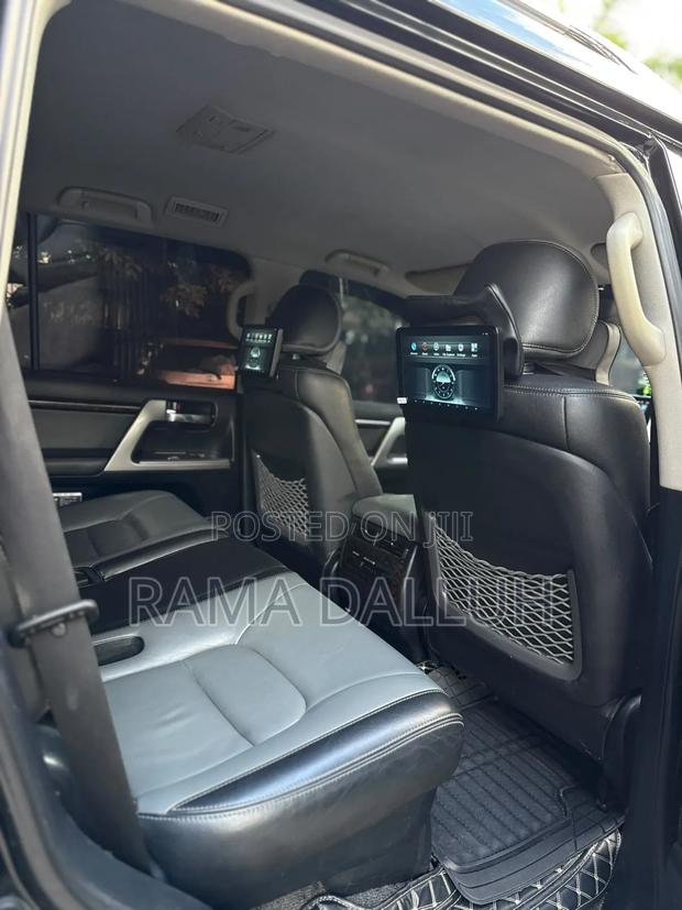 Toyota Land Cruiser 2016 Black