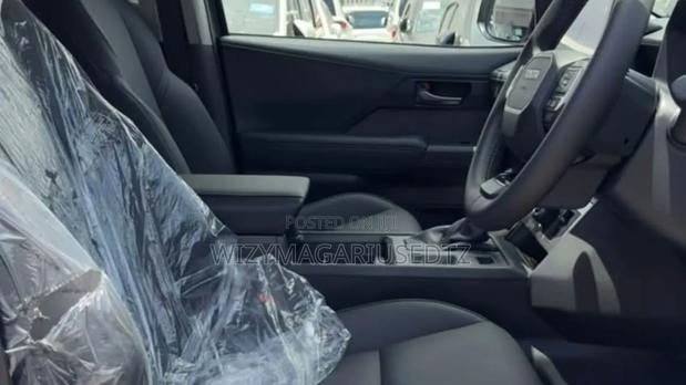 New Toyota Hilux 2026 Gray