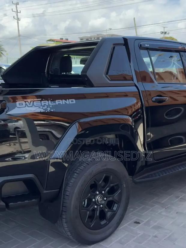 New Toyota Hilux 2026 Teal