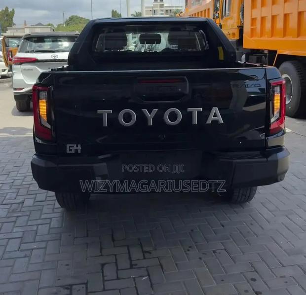New Toyota Hilux 2026 Teal
