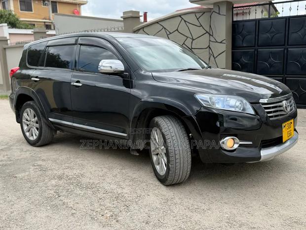 Toyota Vanguard 2010 Black