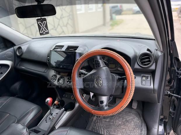 Toyota Vanguard 2010 Black