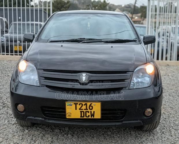 Toyota IST 2004 Black