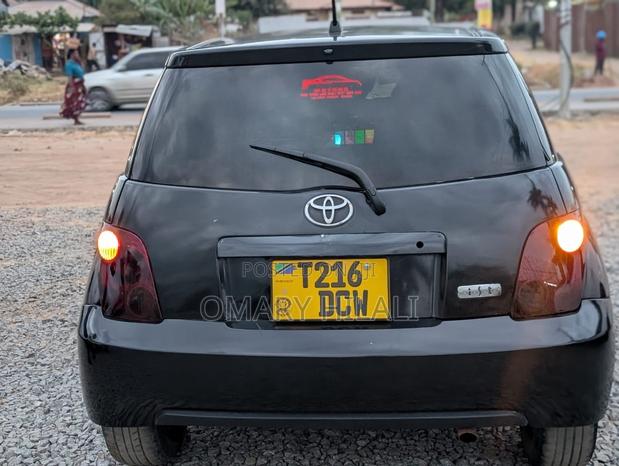 Toyota IST 2004 Black