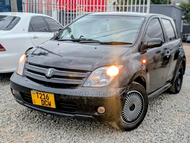 Toyota IST 2004 Black