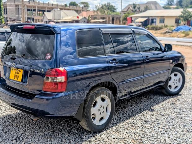 Toyota Kluger 2004 Blue