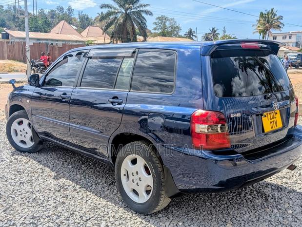 Toyota Kluger 2004 Blue