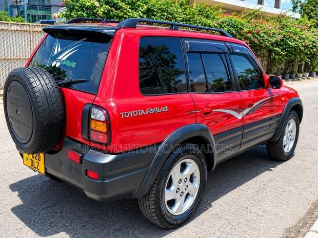 Toyota RAV4 1999 Red