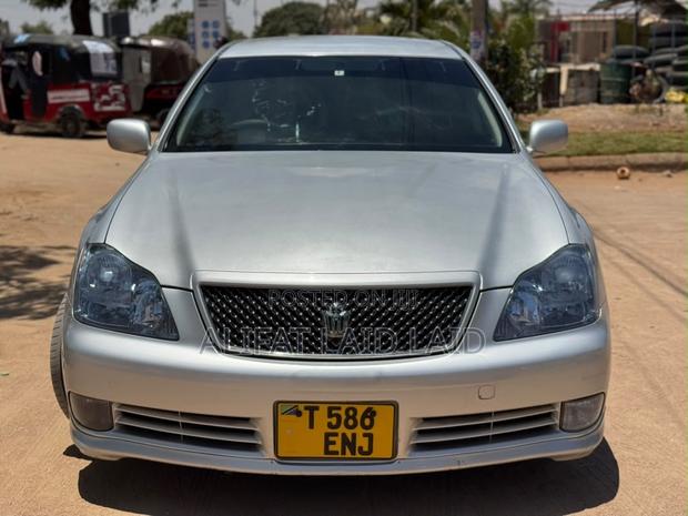 Toyota Crown 2006 Silver