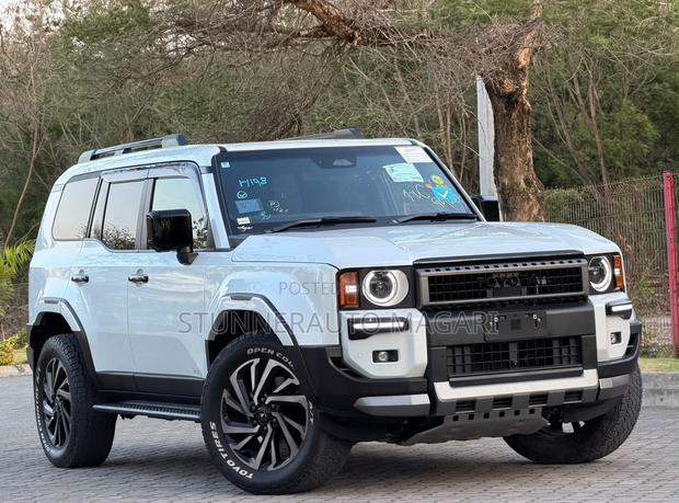 Toyota Land Cruiser Prado 2024 White