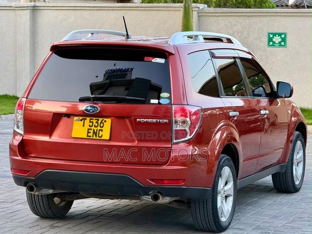 Subaru Forester 2010 Maroon