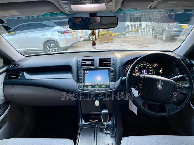 Toyota Crown 2009 Gray