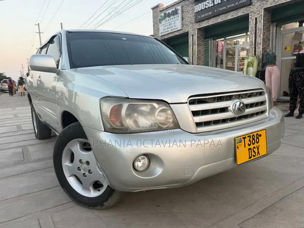 Toyota Kluger 2005 Silver