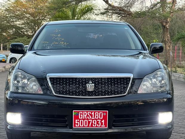 Toyota Crown Royale 2005 Black