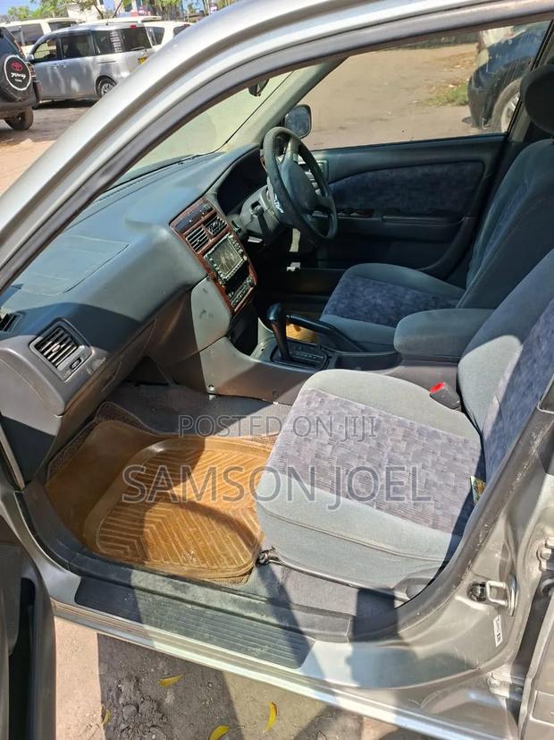Toyota Carina 2001 Silver