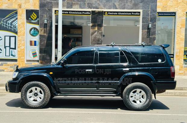 Toyota Hilux Surf 1999 Black