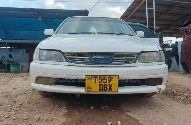Toyota Carina 2000 White