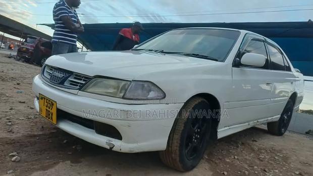 Toyota Carina 2000 White