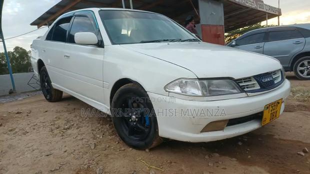 Toyota Carina 2000 White