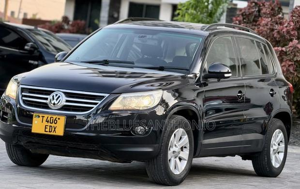 Volkswagen Tiguan 2009 Black