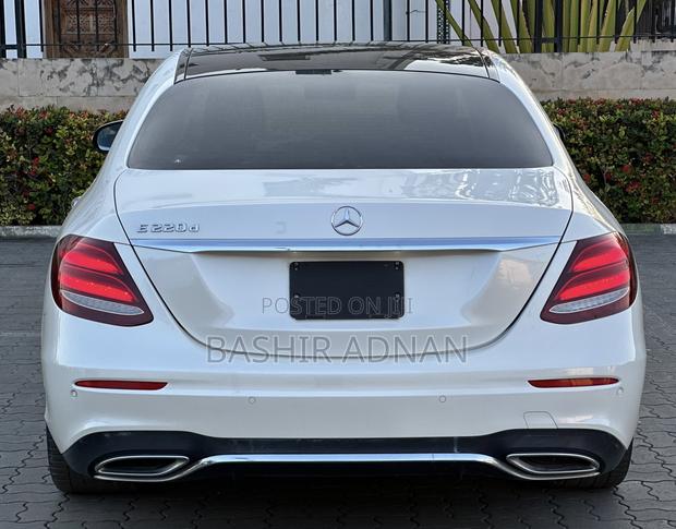Mercedes-Benz E220 2017 Pearl