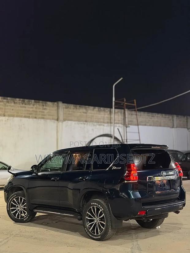 Toyota Land Cruiser Prado 2.8 2019 Blue
