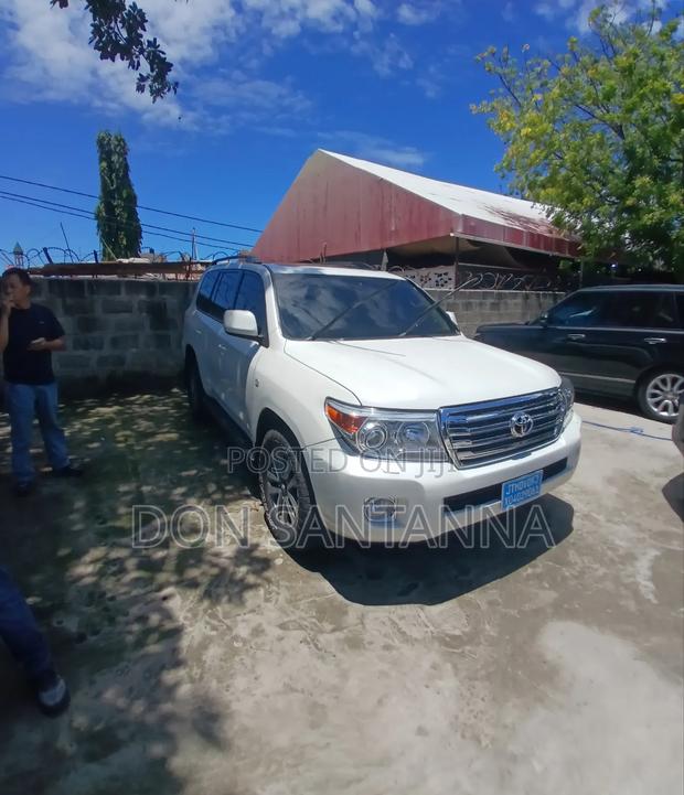 Toyota Land Cruiser Prado 2013 White