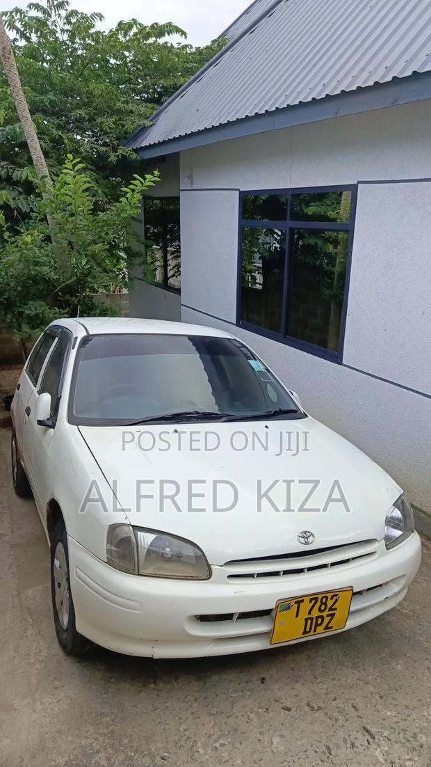 Toyota Starlet 1998 White