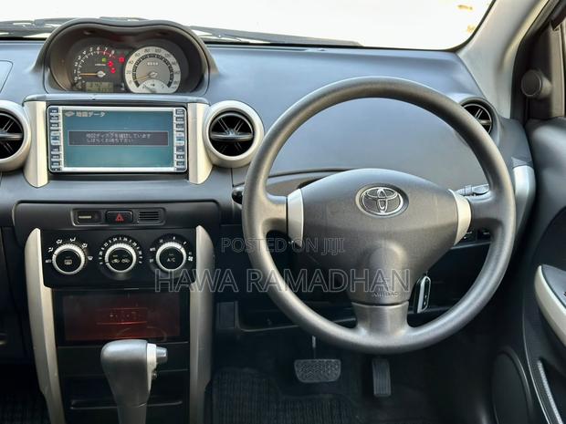 Toyota IST 2003 Silver
