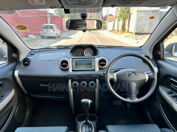 Toyota IST 2003 Silver