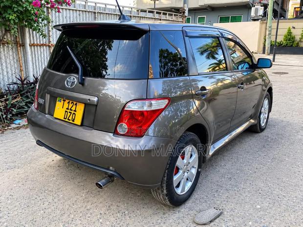 Toyota IST 2005 Gray