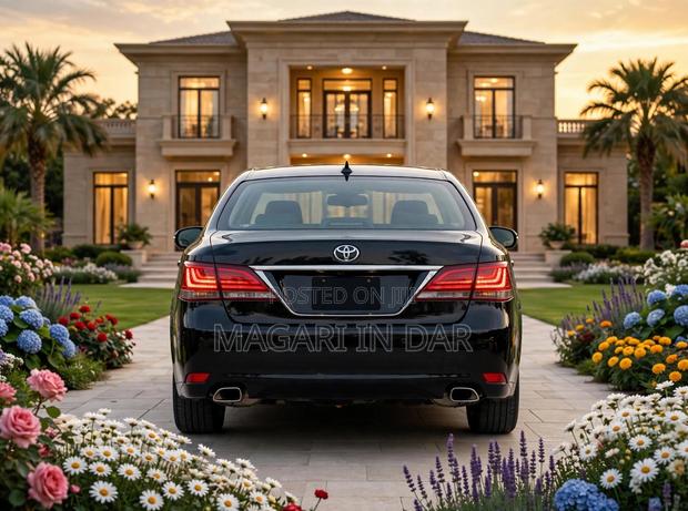 Toyota Crown 2014 Black