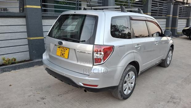Subaru Forester 2010 Silver