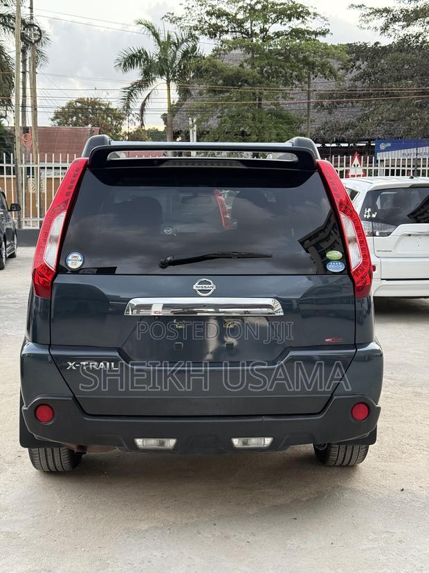 Nissan X-Trail 2.0 Petrol XE 2012 Gray