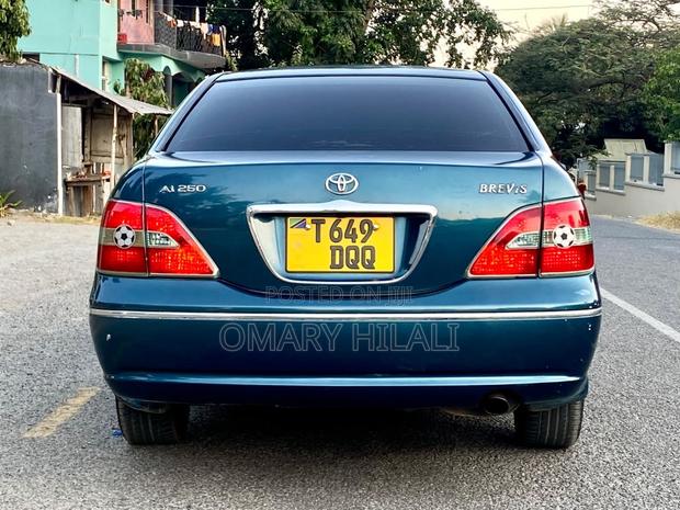Toyota Brevis 2003 Blue
