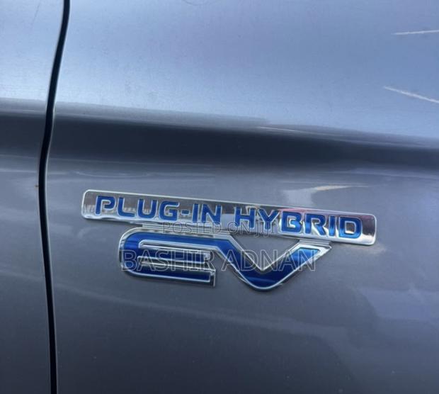 Mitsubishi Outlander 2.4 PHEV AWD 2014 Gray