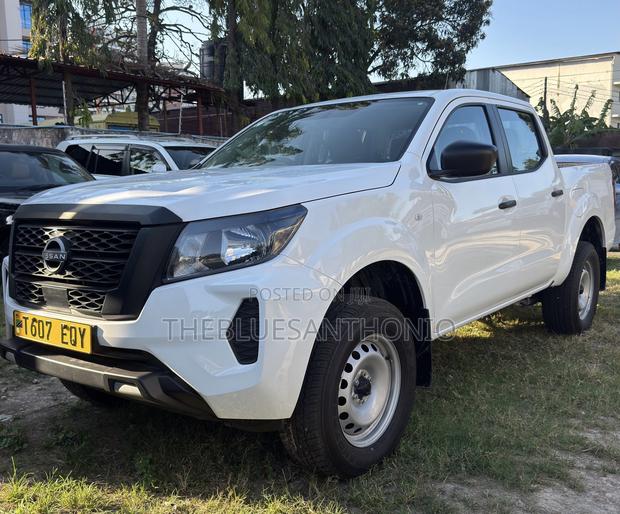 Nissan Navara 2025 Pearl