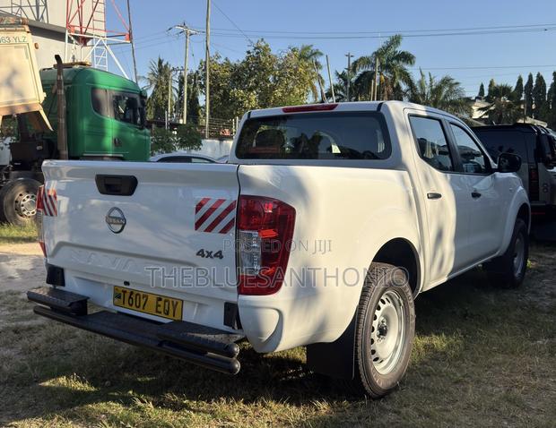 Nissan Navara 2025 Pearl