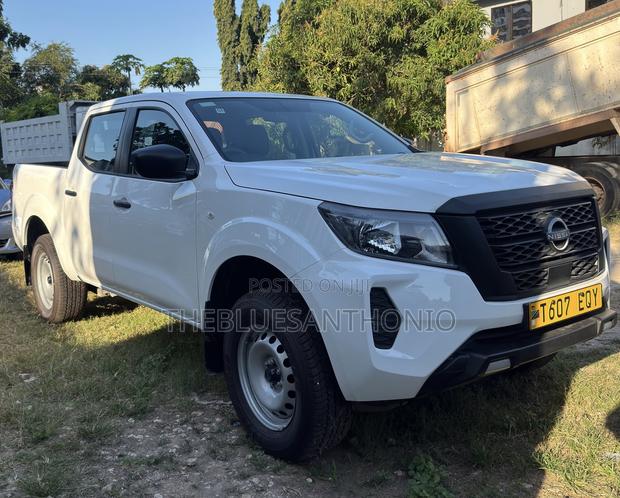 Nissan Navara 2025 Pearl