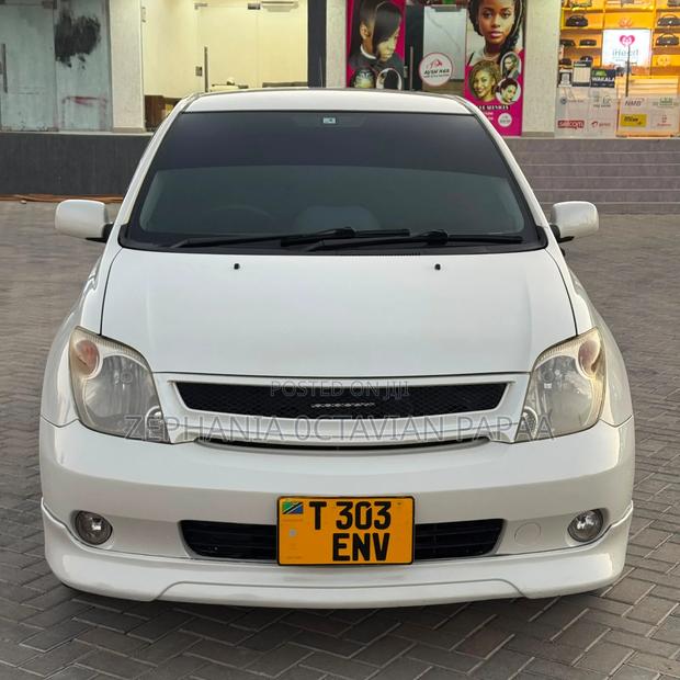 Toyota IST 2003 White
