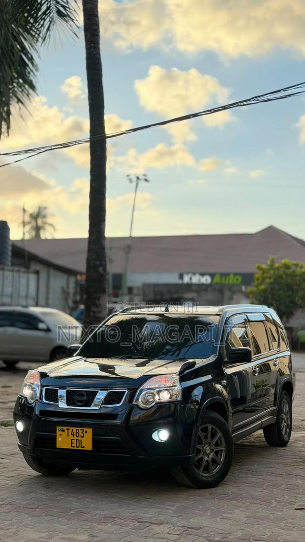 Nissan X-Trail 2012 Black