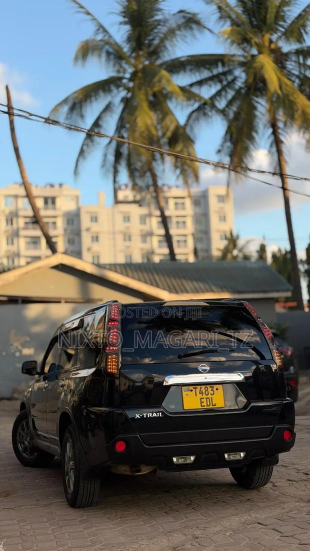 Nissan X-Trail 2012 Black