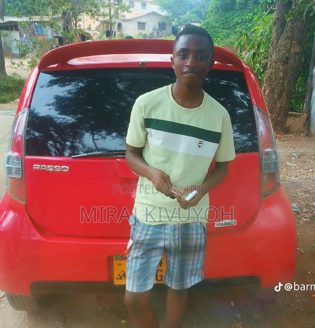 Toyota Passo 2004 Red