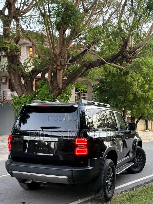 Toyota Land Cruiser Prado 2.7 2024 Black