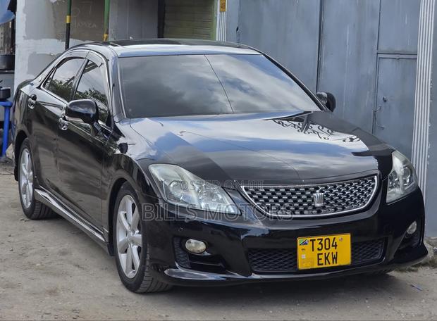 Toyota Crown 2009 Black